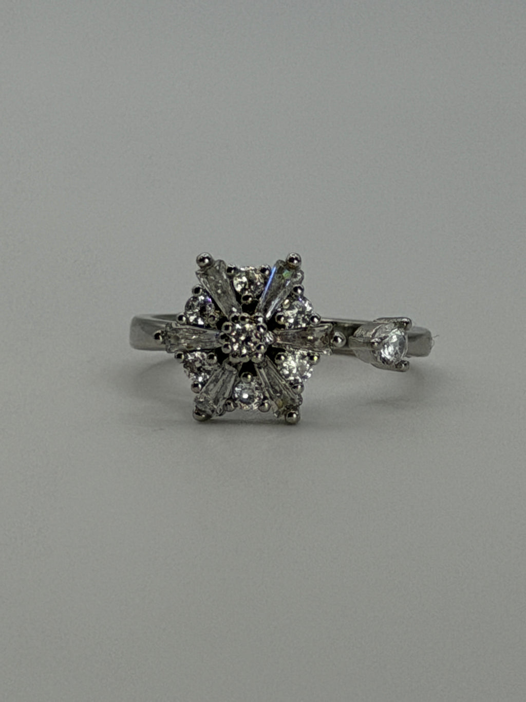 Crystal Daisy Spinner Fidget Ring