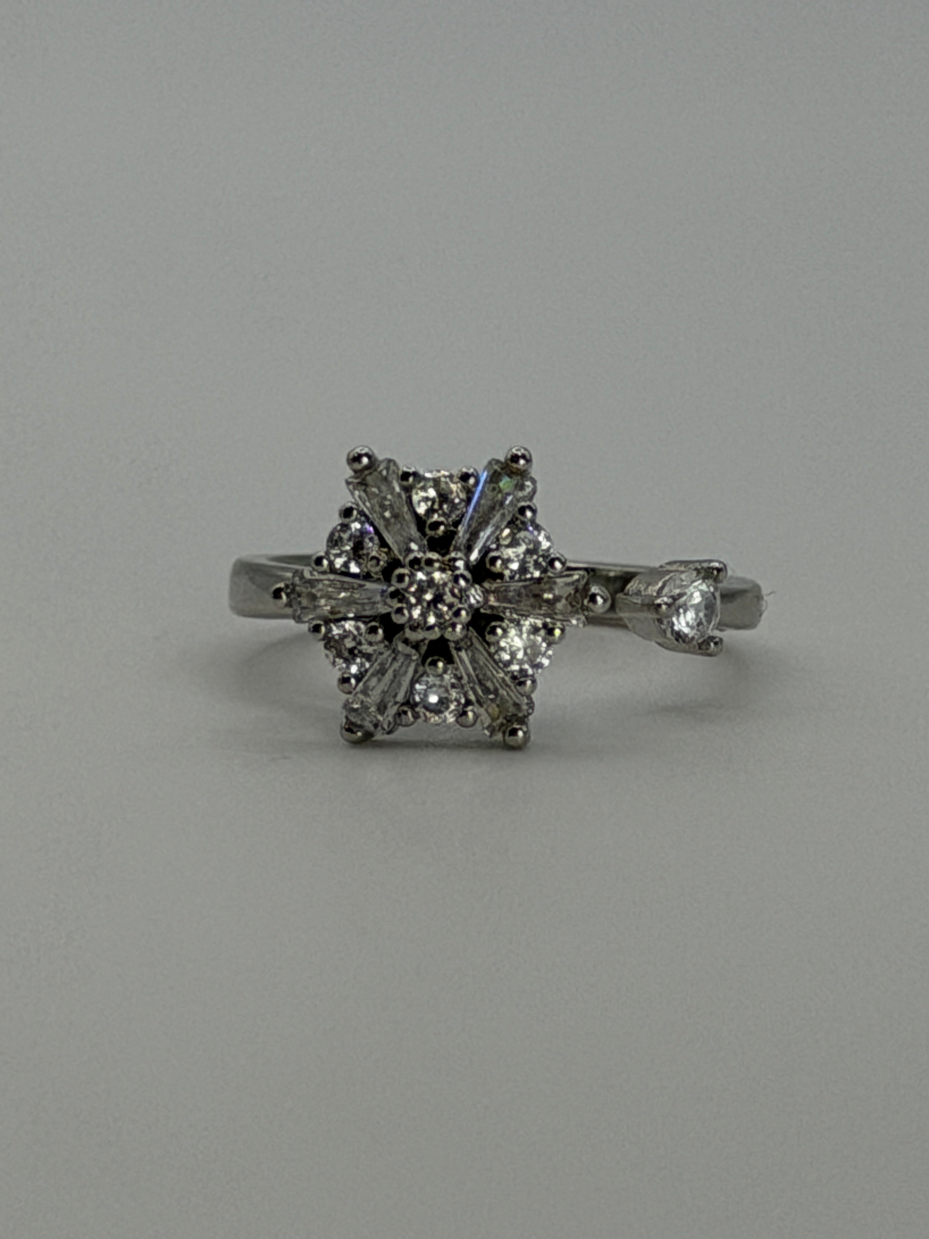 Crystal Daisy Spinner Fidget Ring