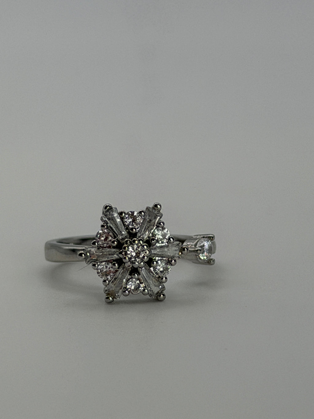 Crystal Daisy Spinner Fidget Ring