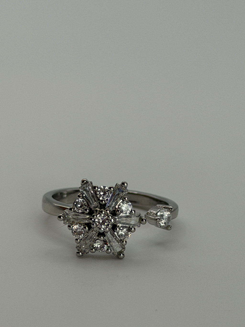 Crystal Daisy Spinner Fidget Ring