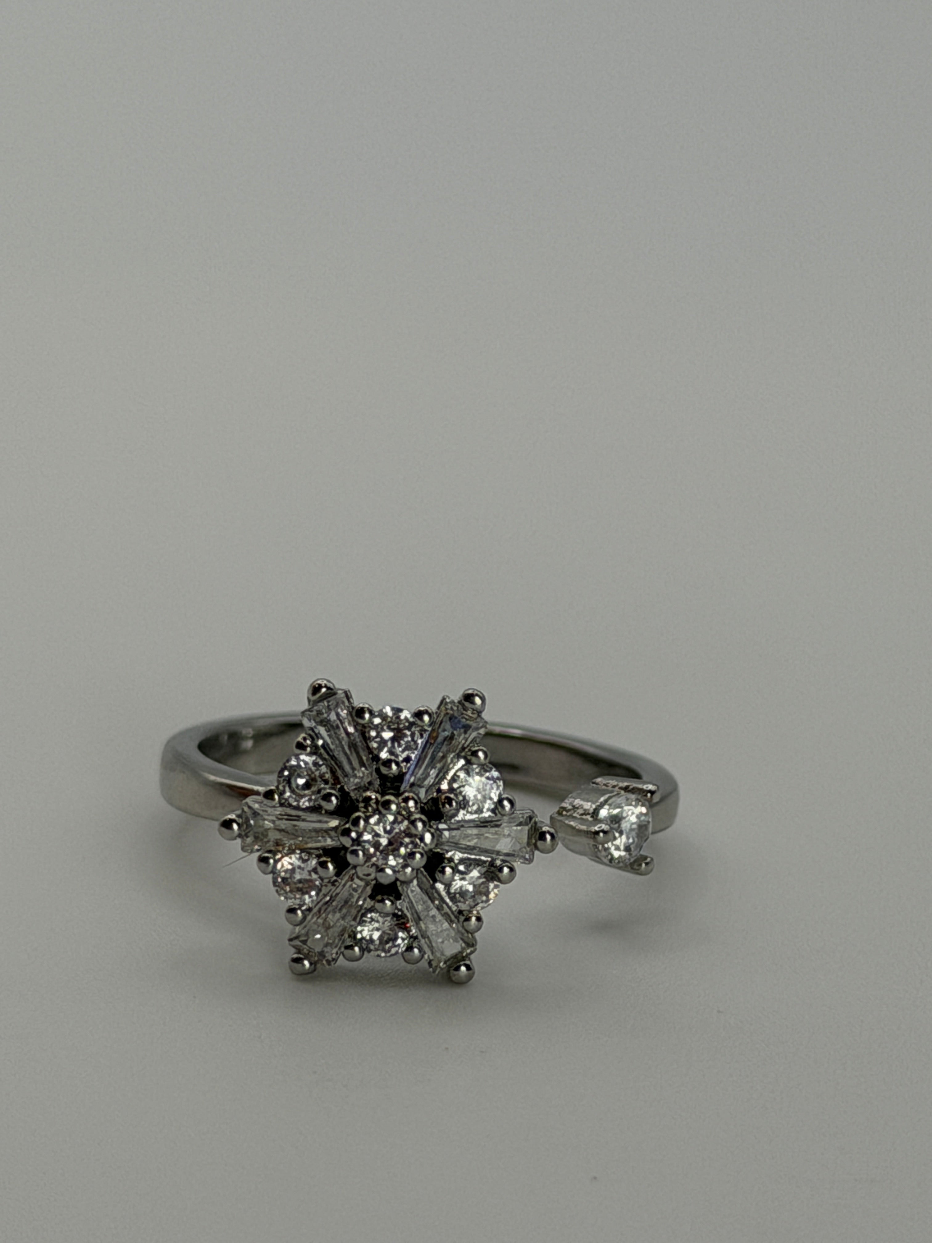 Crystal Daisy Spinner Fidget Ring