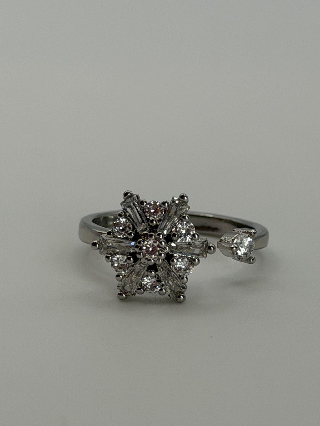 Crystal Daisy Spinner Fidget Ring