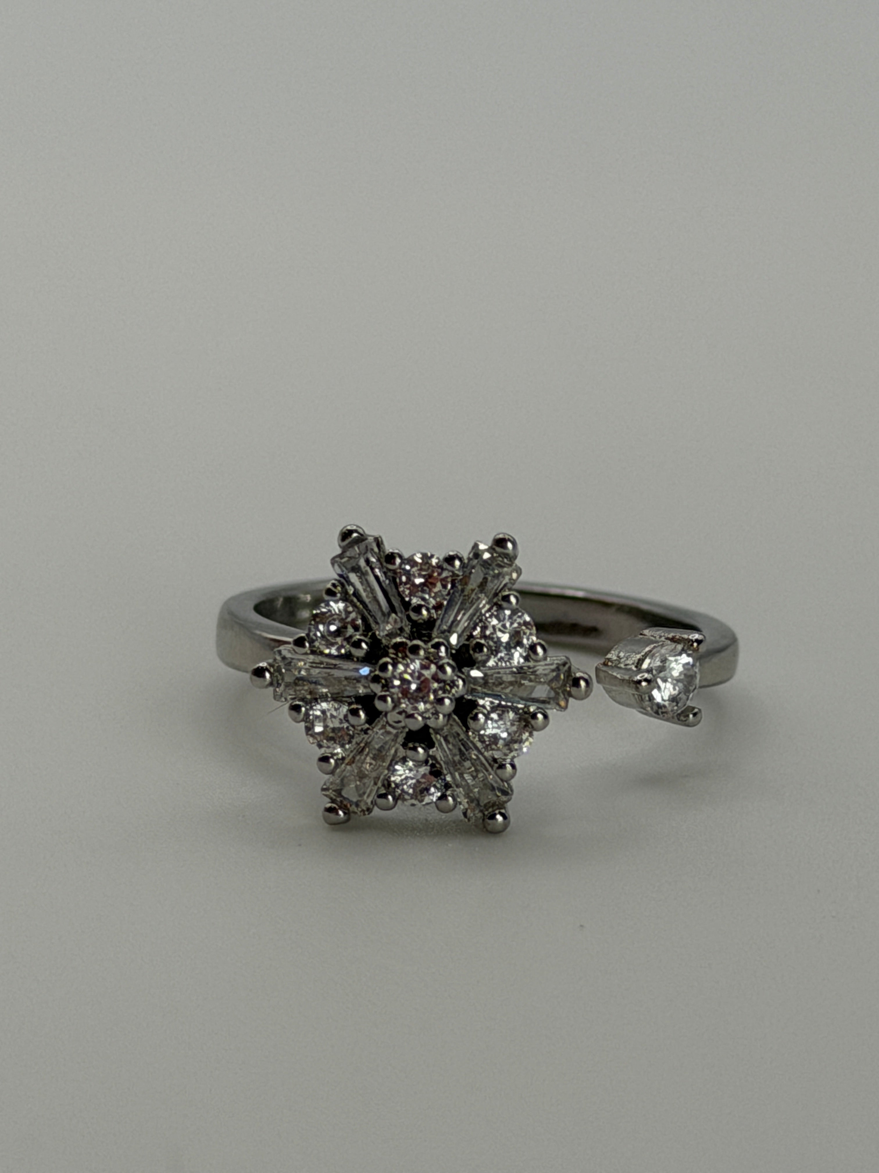 Crystal Daisy Spinner Fidget Ring