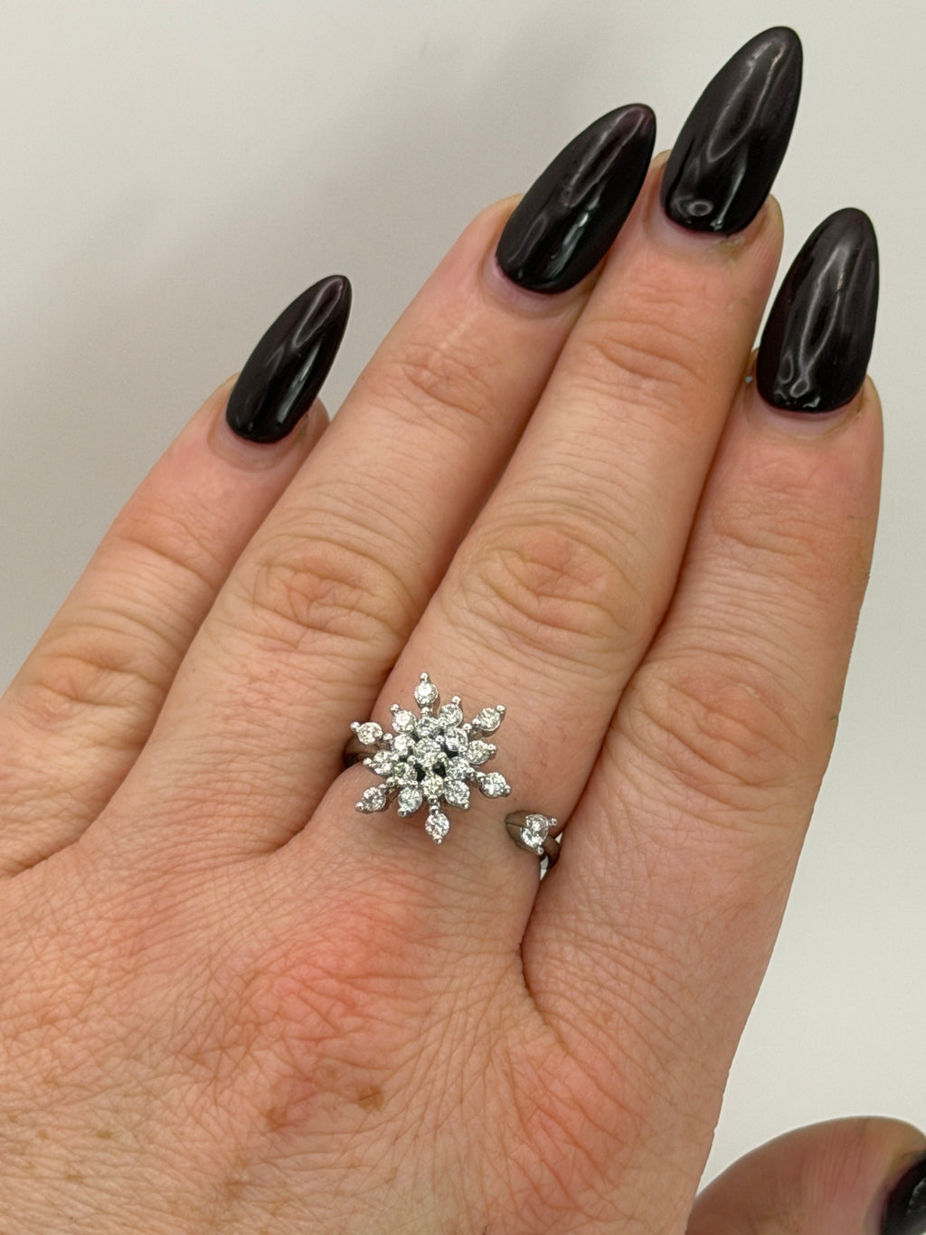 Frosted Snowflake Spinner Fidget Ring