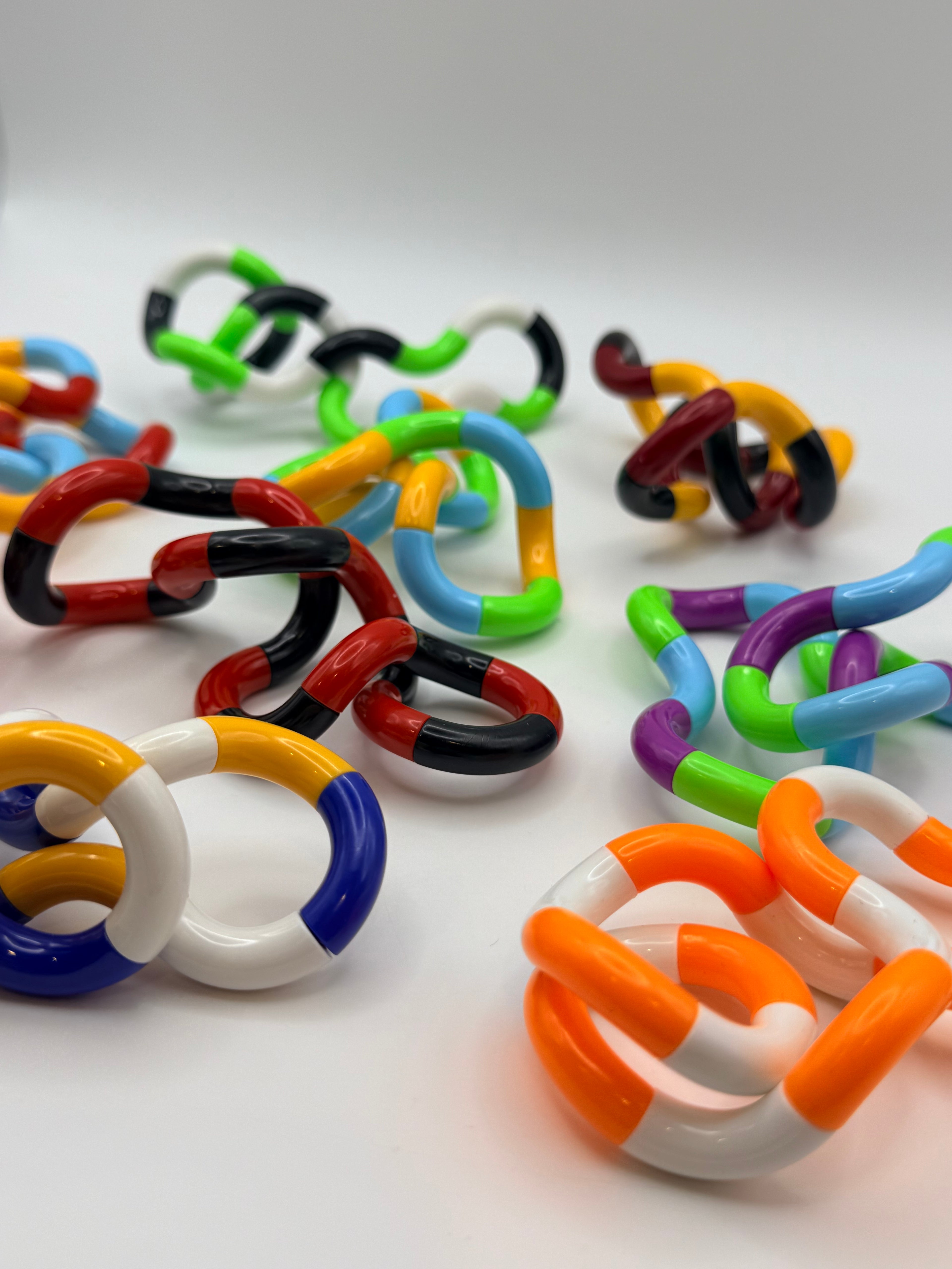 Twisty Fidget Chain Toy | Linked Twist & Turn Sensory Fidget Toy